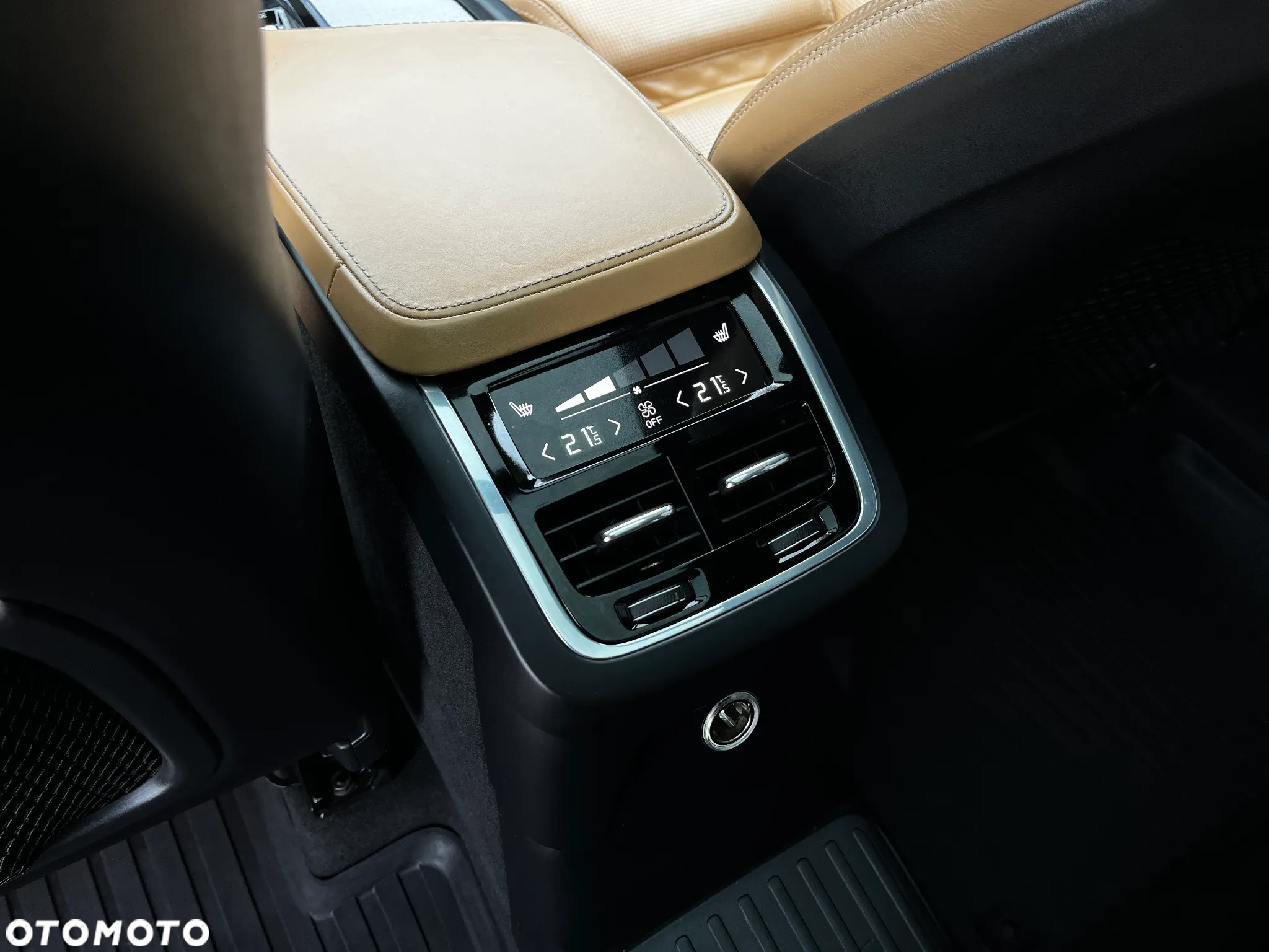 Volvo XC 90 T8 AWD Plug-In Hybrid Inscription 7os - 22