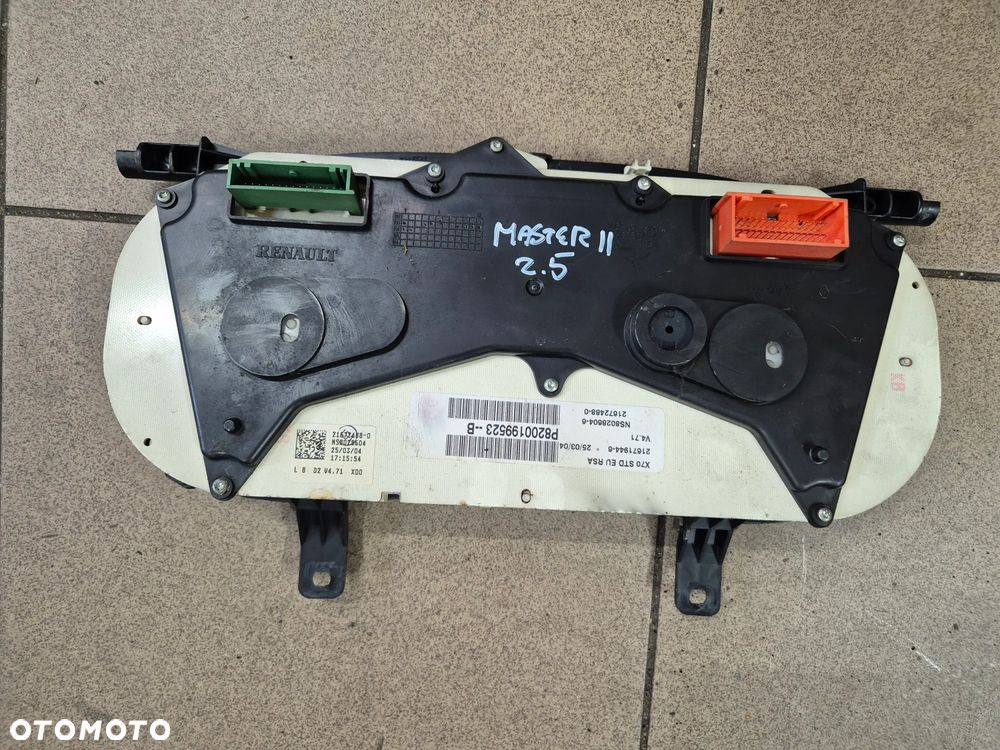 LICZNIK ZEGAR MASTER MOVANO 04-10r. - 2