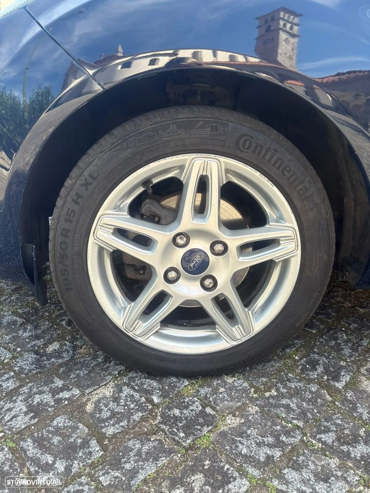 Ford Fiesta 1.0 EcoBoost Trend - 10