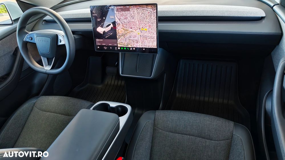 Tesla Model Y RWD Standard - 6