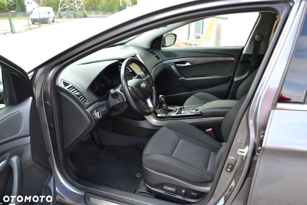 Hyundai i40 Kombi blue 1.7 CRDi DCT Premium - 17