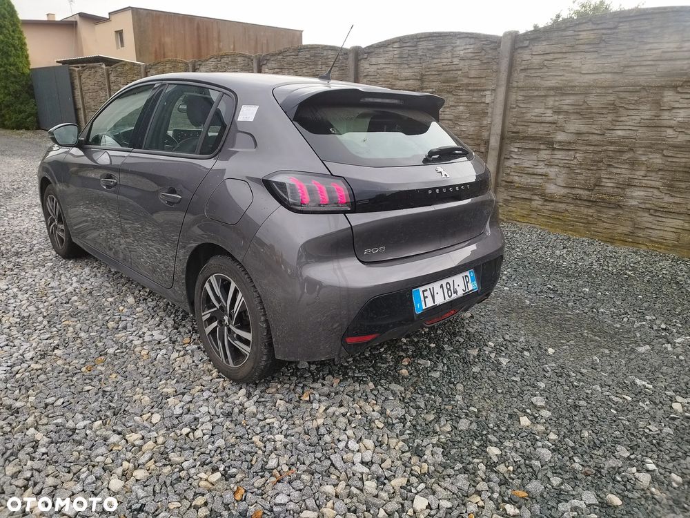 Peugeot 208 PureTech 100 EAT8 Allure - 4