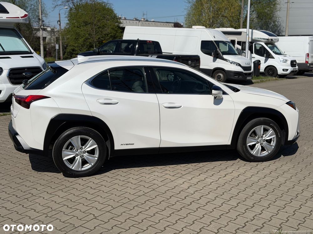 Lexus UX 250h Elegance 2WD - 9