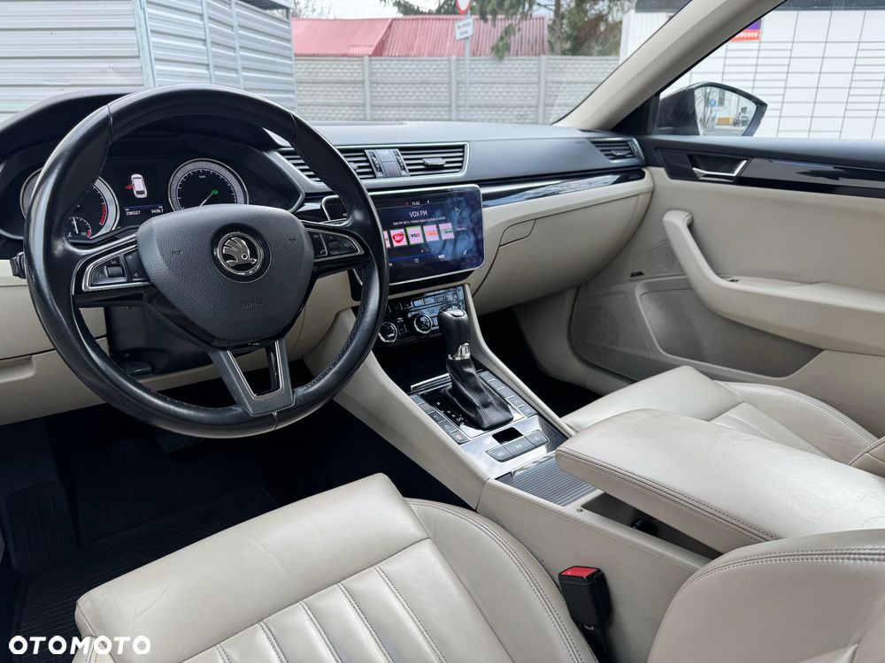 Skoda Superb 2.0 TDI 4x4 L&K DSG - 17