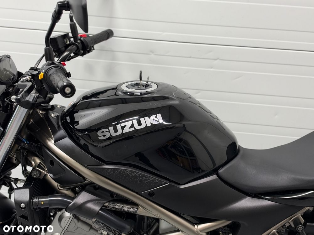 Suzuki SV - 21