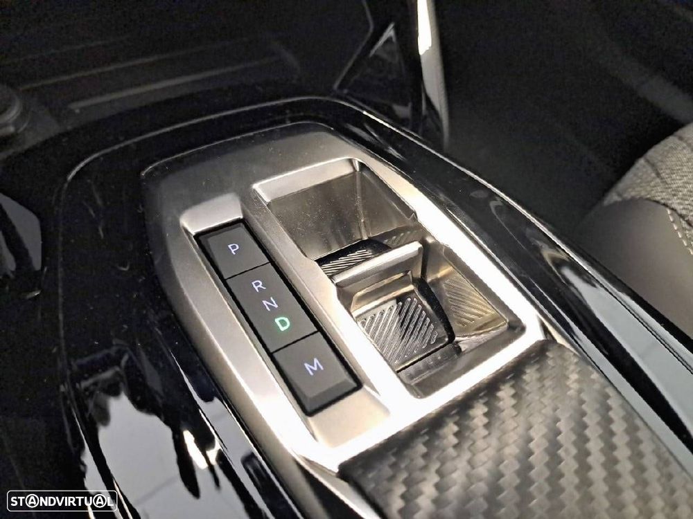 Peugeot 2008 1.2 Hybrid Allure e-DCS6 - 22