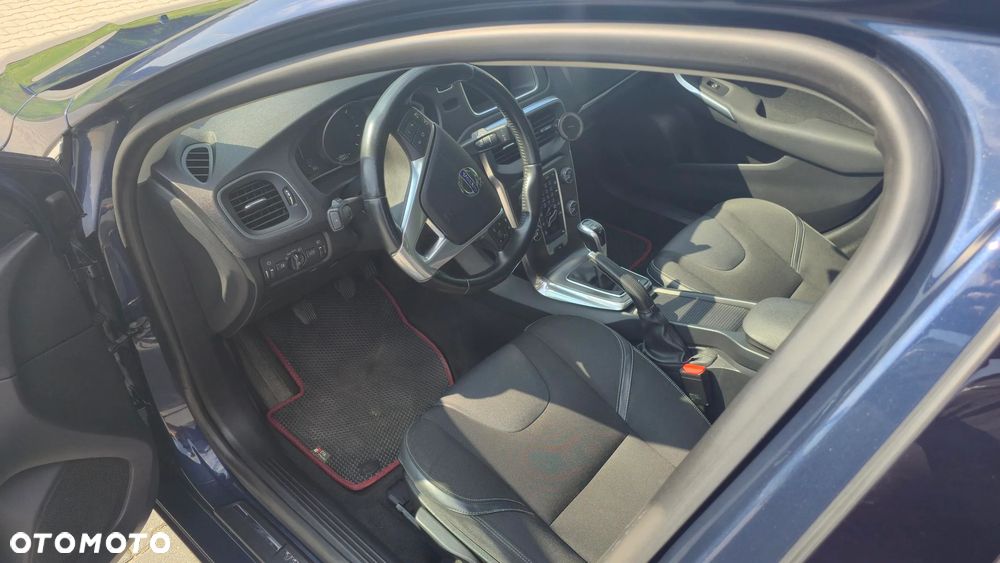 Volvo V40 D4 Drive-E Momentum - 11