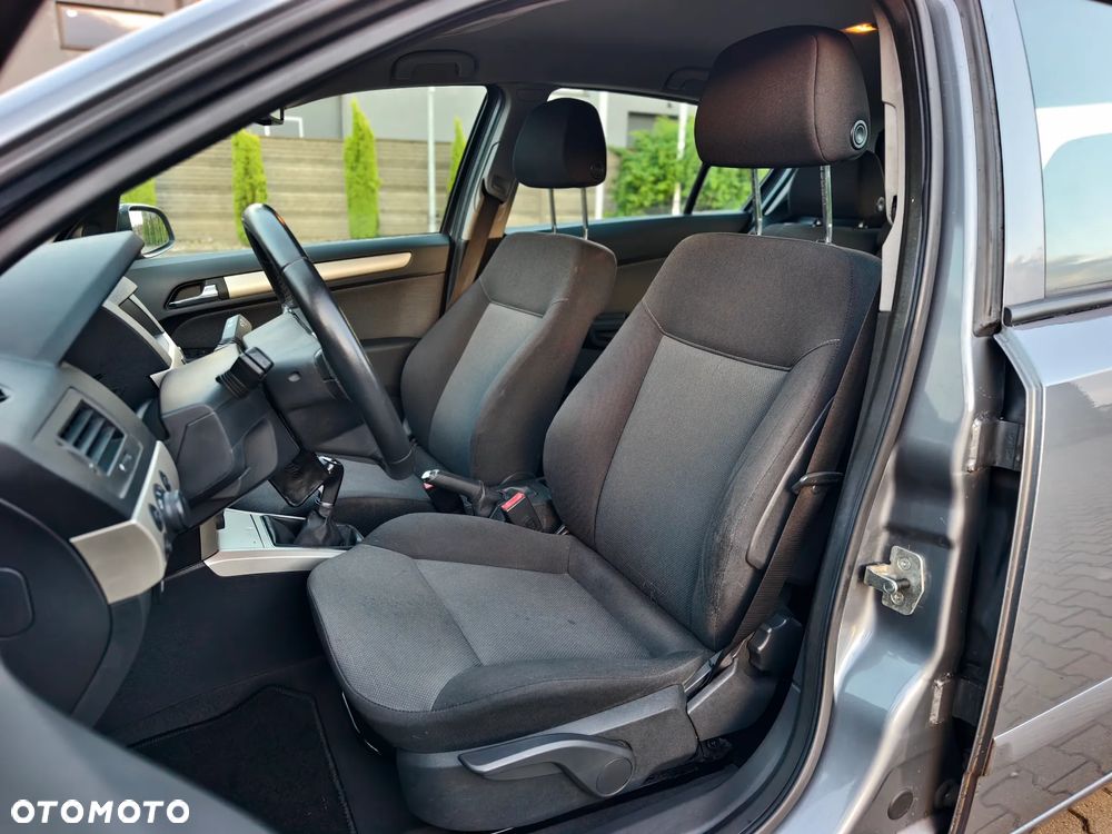 Opel Astra 1.6 Essentia - 7
