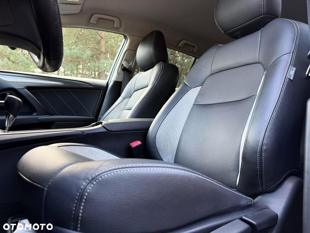 Toyota Avensis 1.8 Premium MS - 35