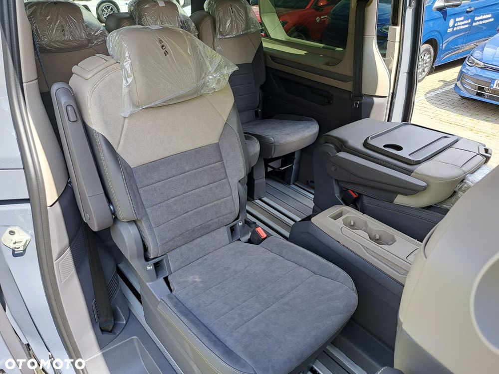 Volkswagen Multivan - 17