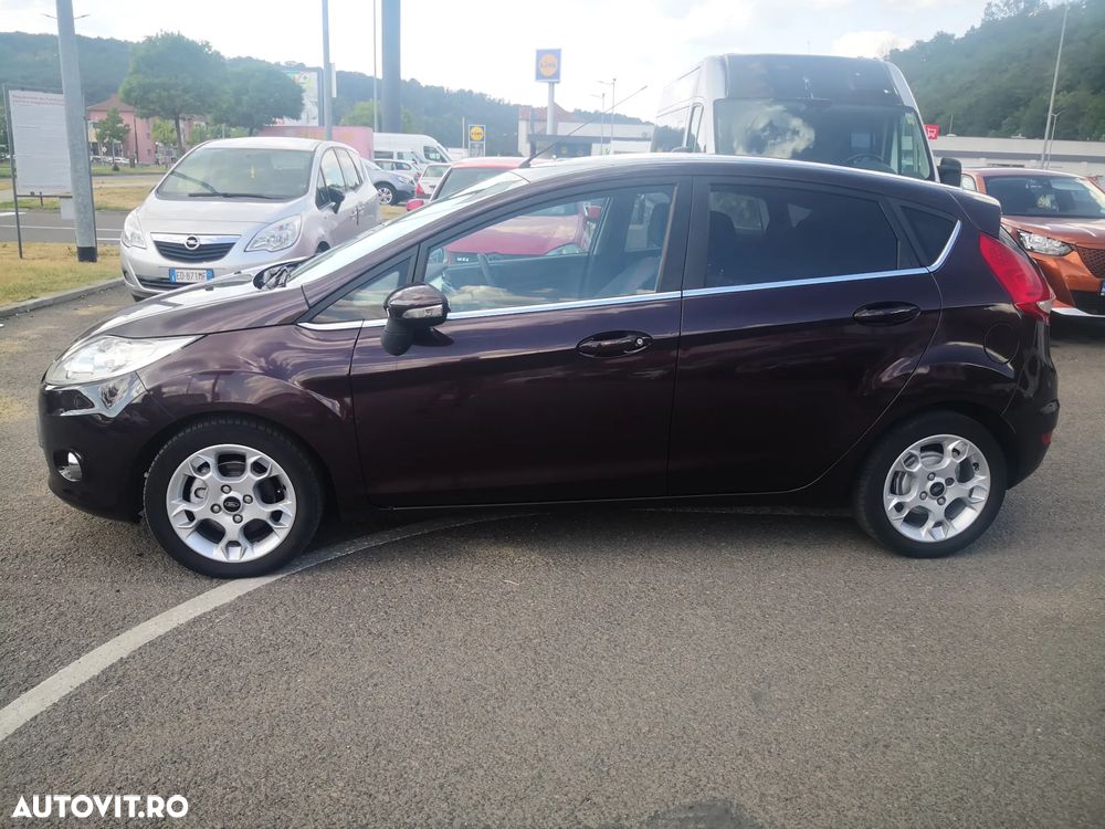 Ford Fiesta 1.6 TDCI SYNC Edition - 10