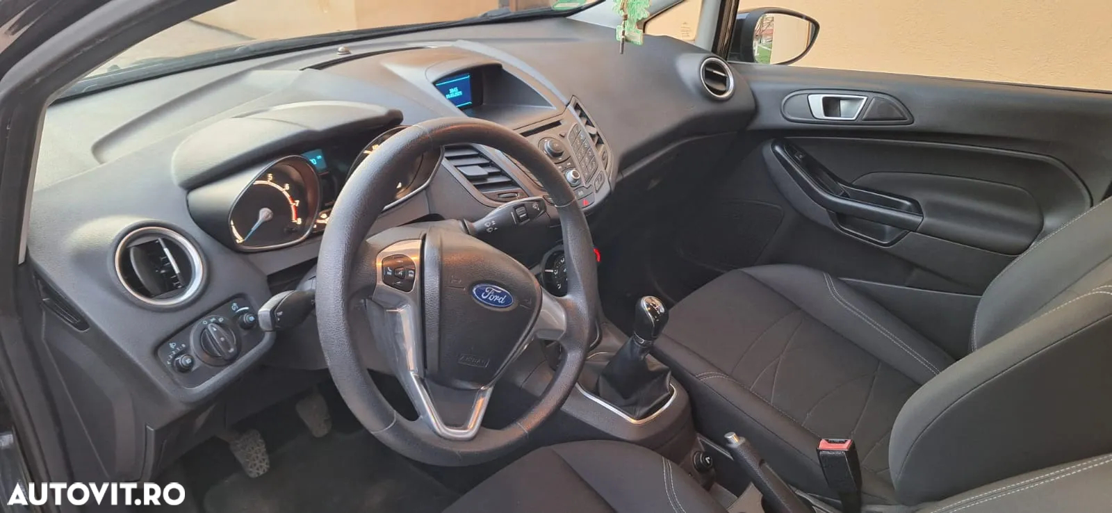 Ford Fiesta 1.0 Start Stop Titanium - 4