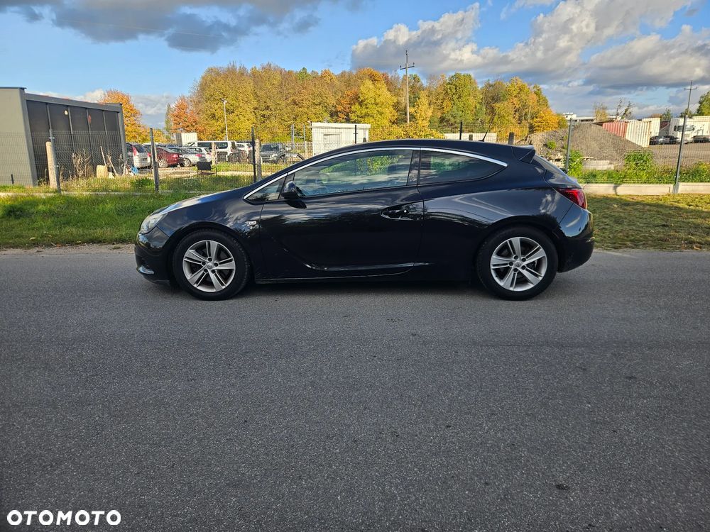 Opel Astra 2012 photo 4