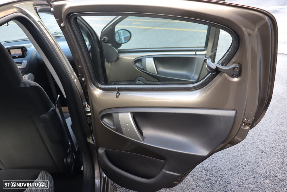 Toyota Aygo Connect - 46