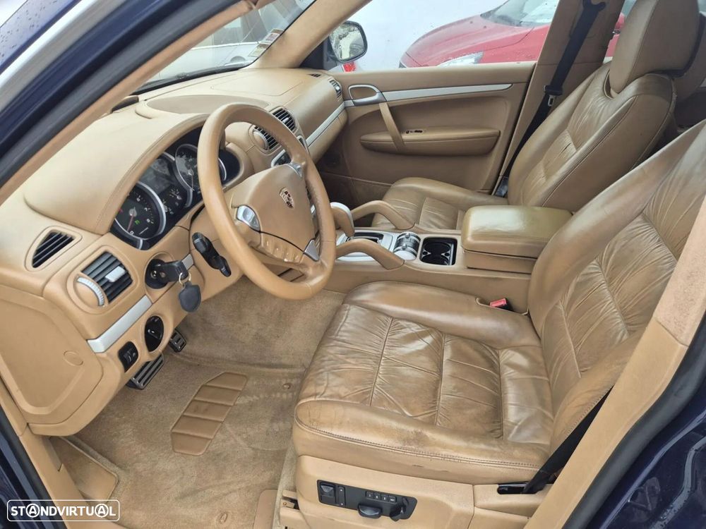 Porsche Cayenne Turbo - 6