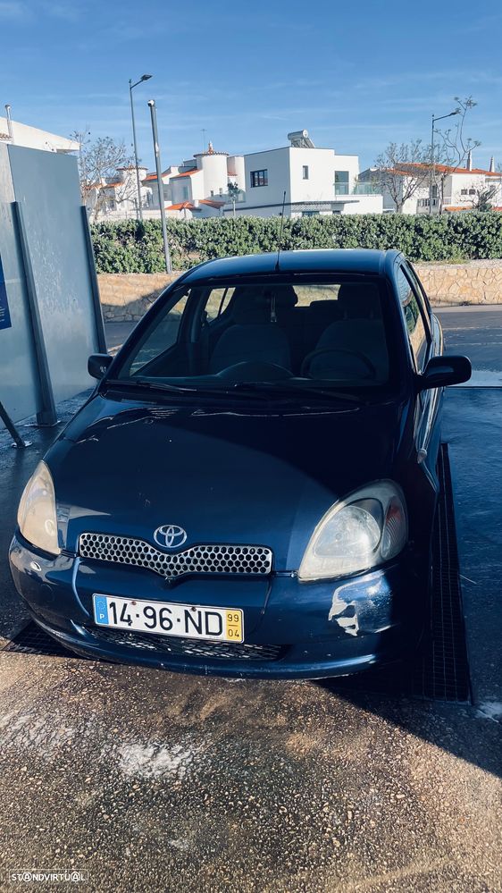 Toyota Yaris 1.0 Base - 1