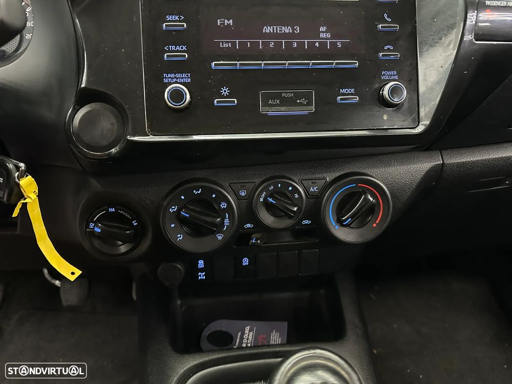 Toyota Hilux 2.4 D-4D 4WD CD CM - 14