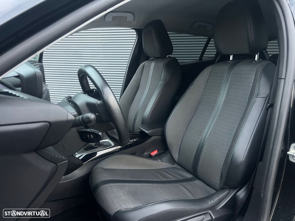 Peugeot 2008 1.2 PureTech Allure - 18