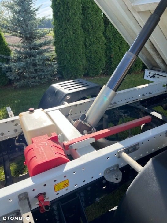 Mitsubishi Fuso Canter - 10