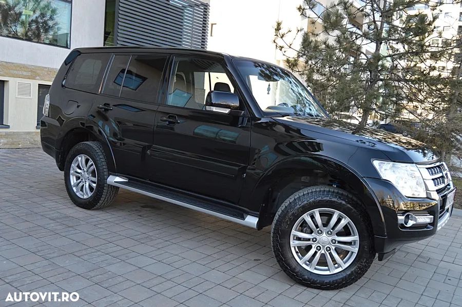 Mitsubishi Pajero 3.2 DI-D Instyle - 19