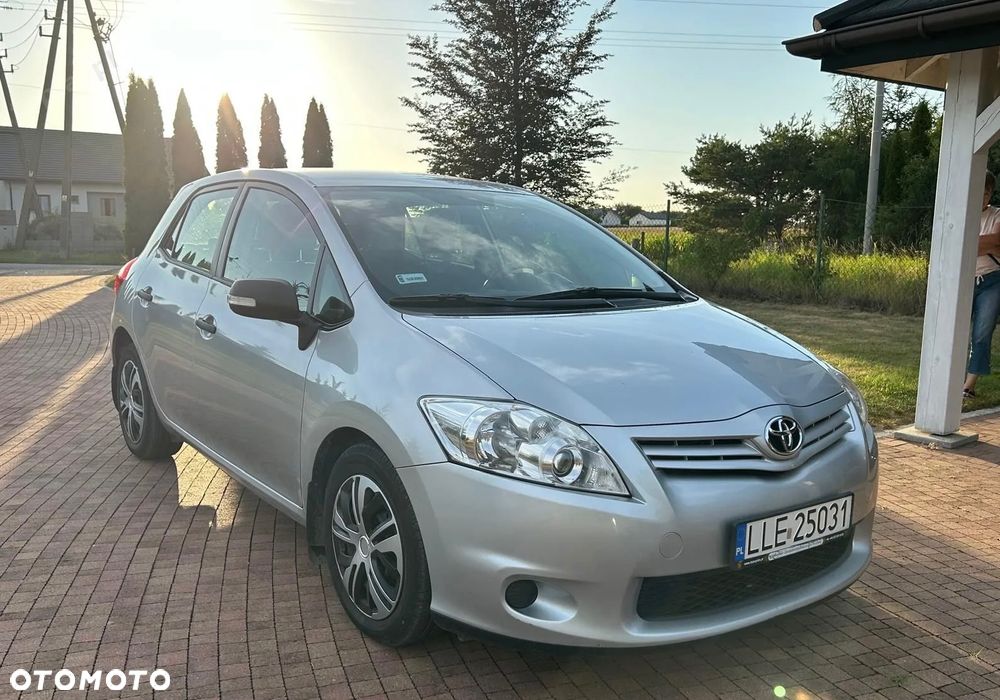 Toyota Auris - 2