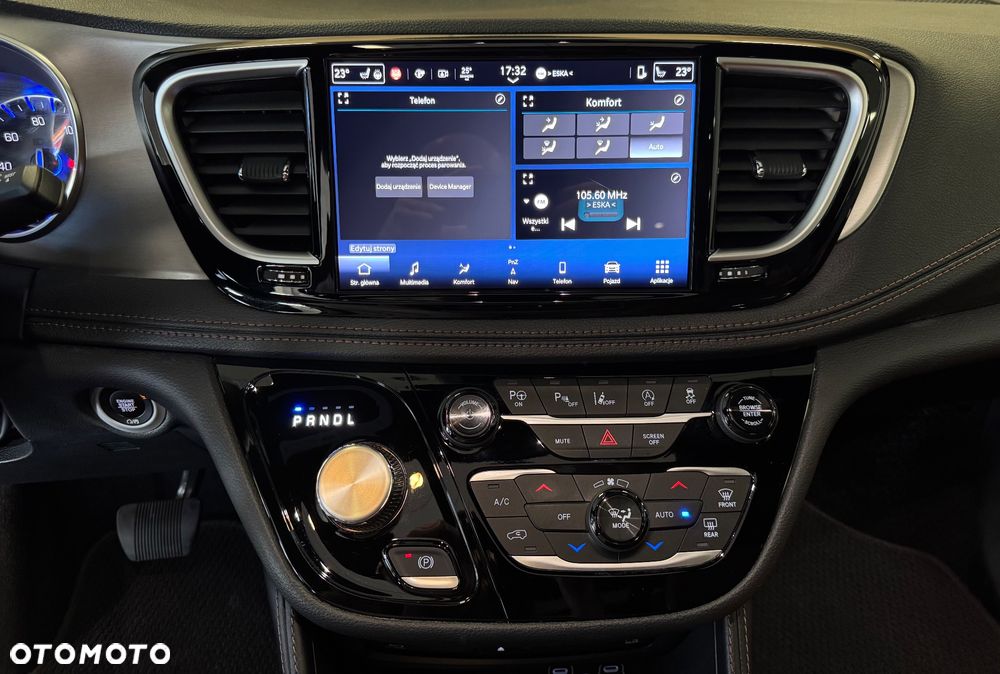 Chrysler Pacifica - 20