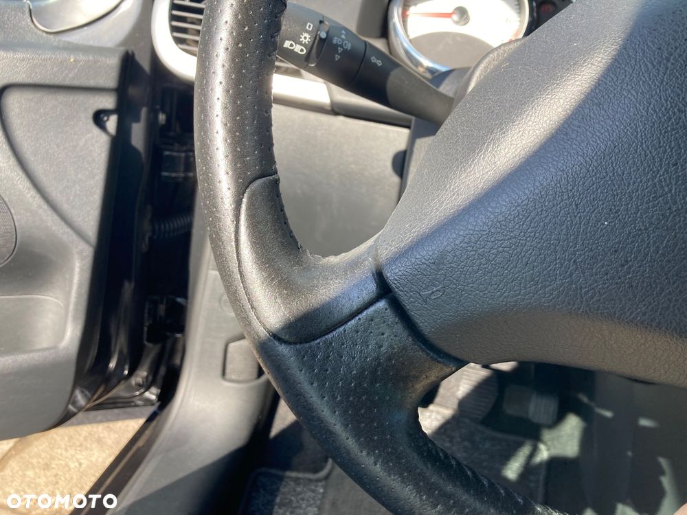 Peugeot 207 - 24