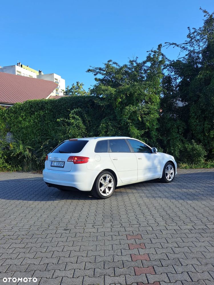 Audi A3 Sportback 1.6 TDI DPF Ambition - 11