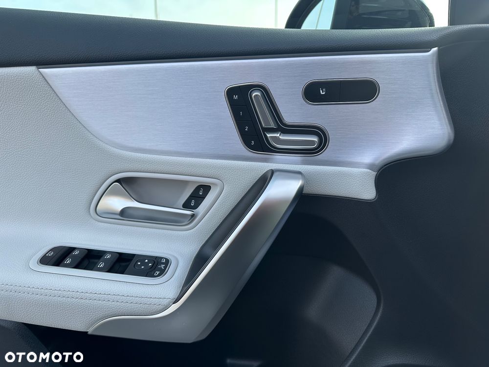 Mercedes-Benz Klasa A 200 AMG Line 7G-DCT - 11