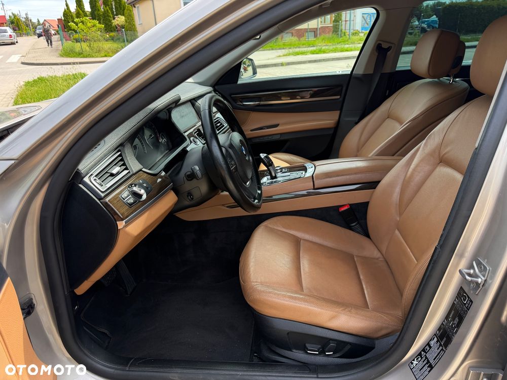 BMW Seria 7 740d xDrive - 18