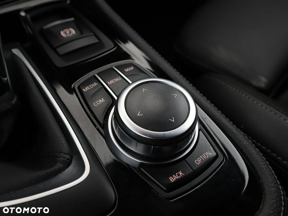 BMW Seria 2 218d M Sport - 29