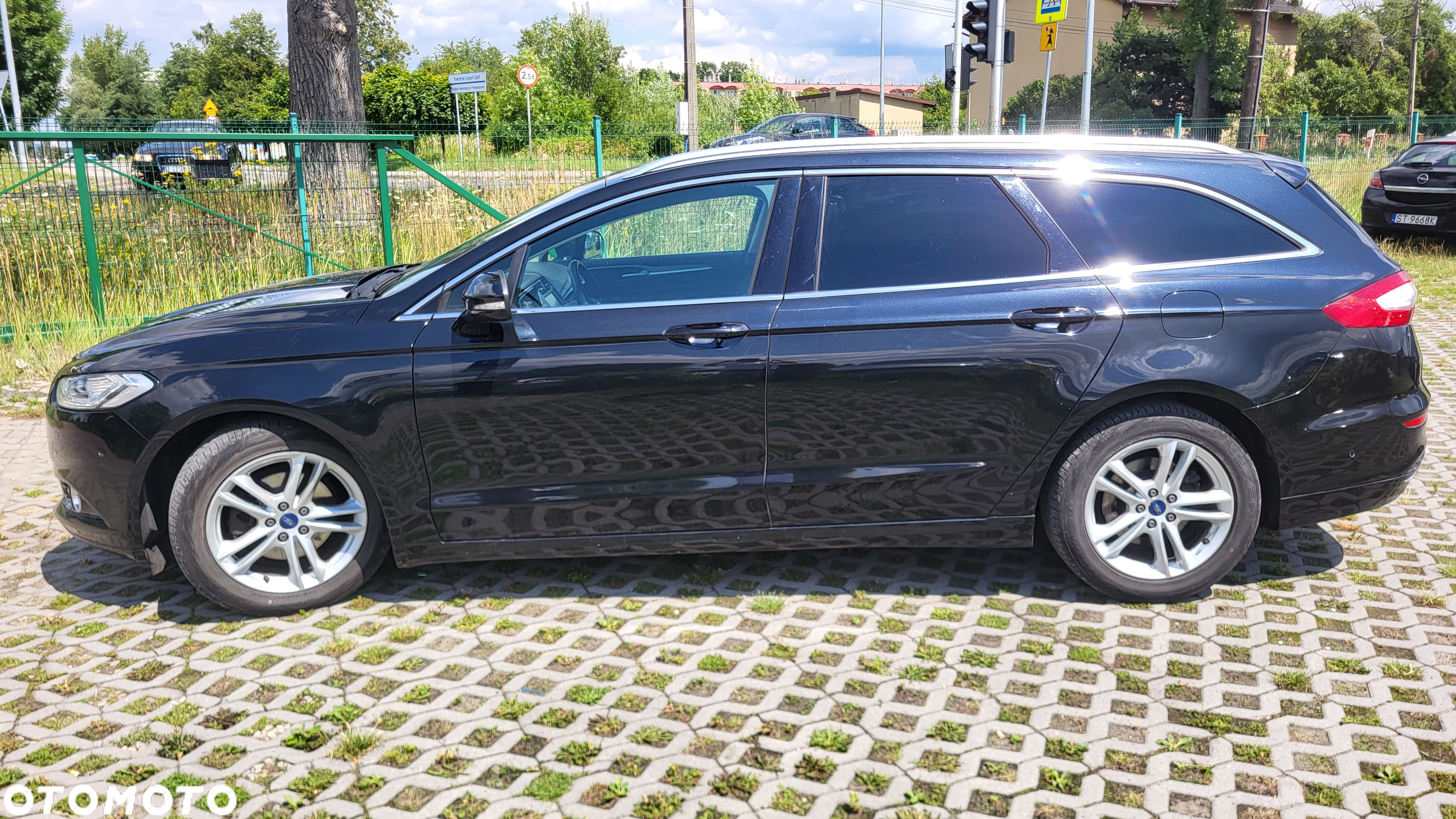 Ford Mondeo - 35