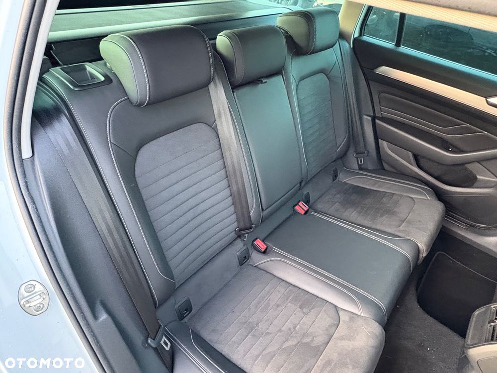 Volkswagen Passat Variant 2.0 TDI EVO Elegance DSG - 17