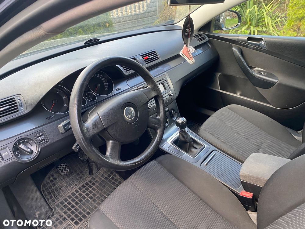Volkswagen Passat 1.9 TDI Comfortline - 9