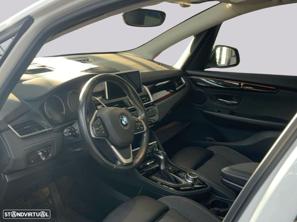 BMW 225i Active Tourer - 3