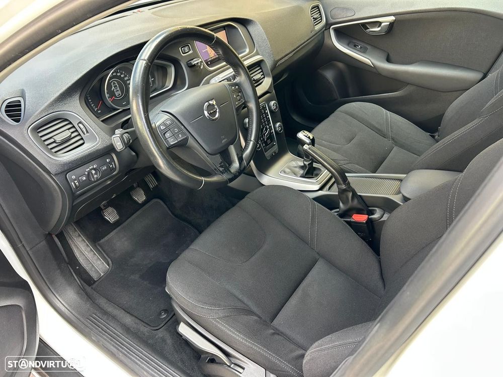 Volvo V40 Cross Country 2.0 D2 Summum - 9