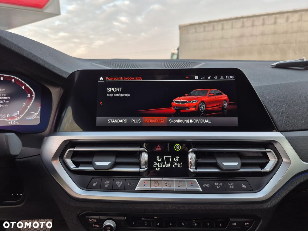 BMW Seria 3 330i xDrive Sport Line - 26