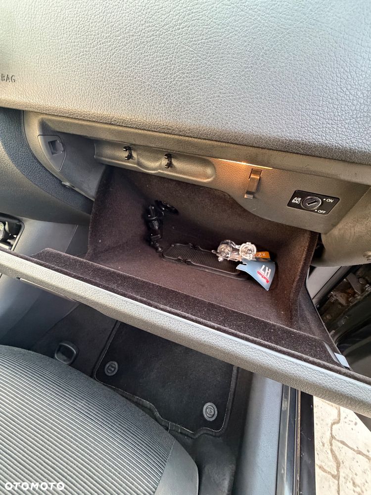 Volkswagen Golf 1.6 FSI Trendline - 15