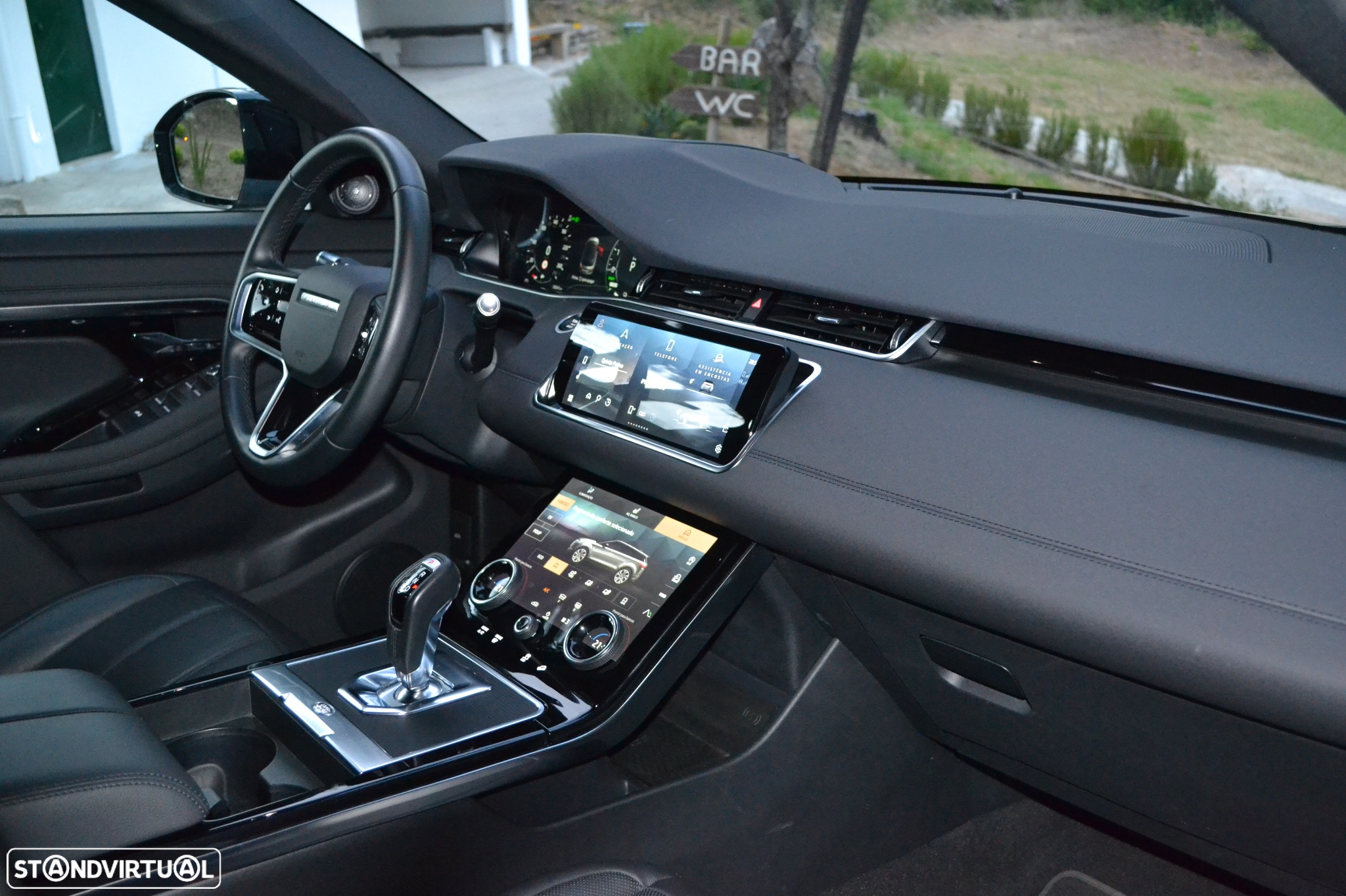 Land Rover Range Rover Evoque 1.5 P300e AWD SE Auto - 19