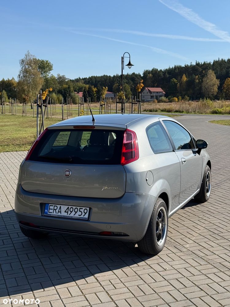 Fiat Grande Punto 2009 photo 4