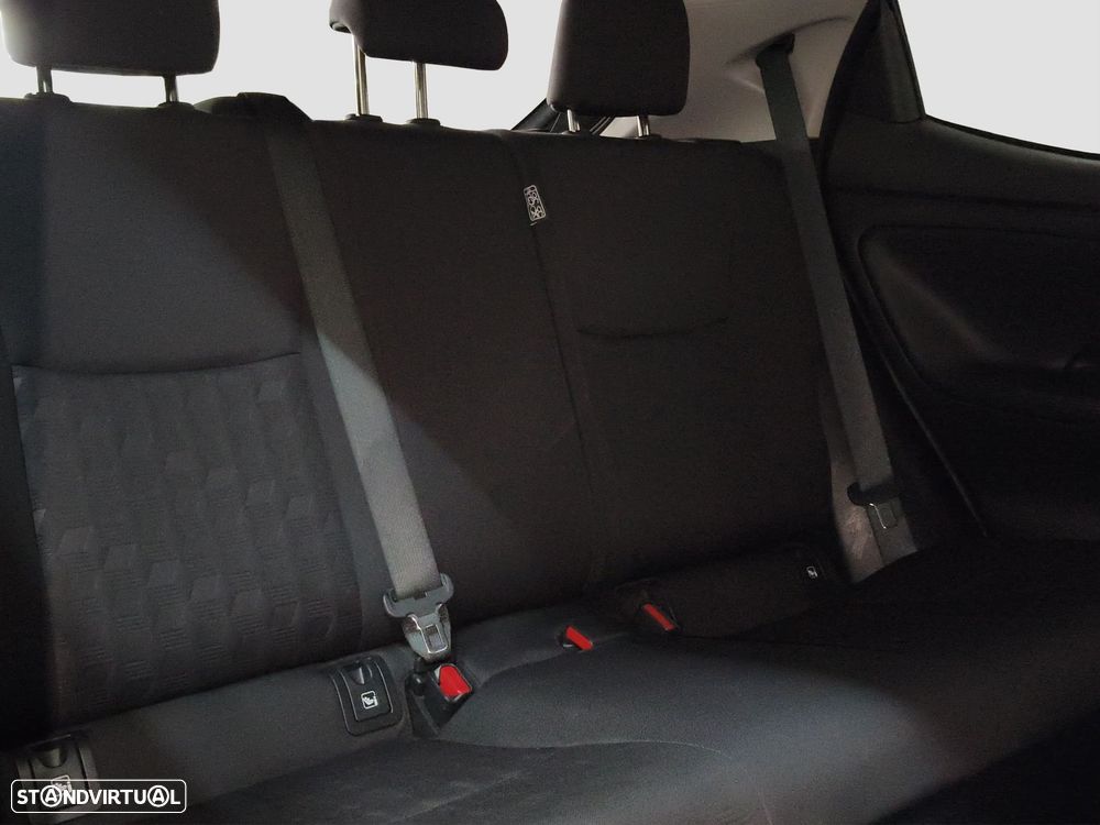 Toyota Yaris 1.5 HDF Comfort Plus - 34