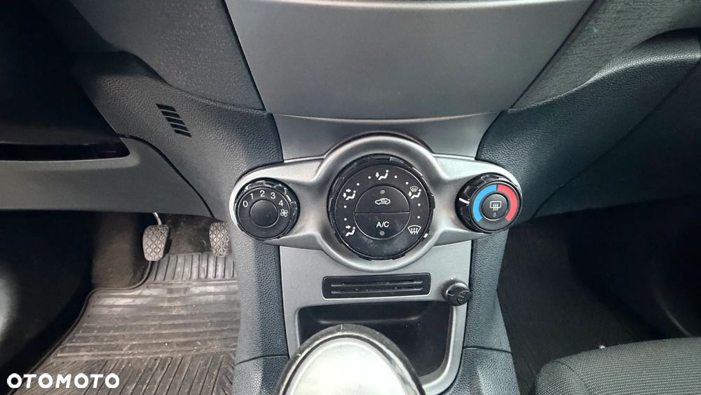 Ford Fiesta 1.4 TDCi Ambiente - 10