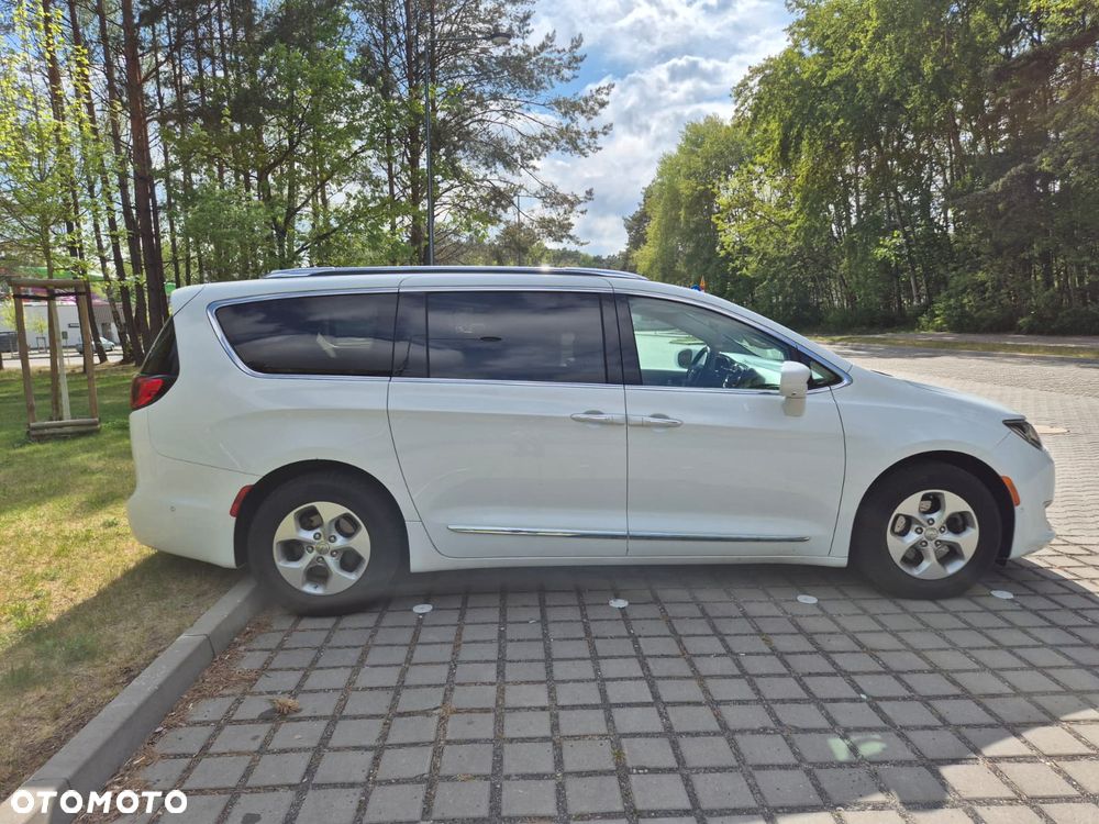 Chrysler Pacifica - 6