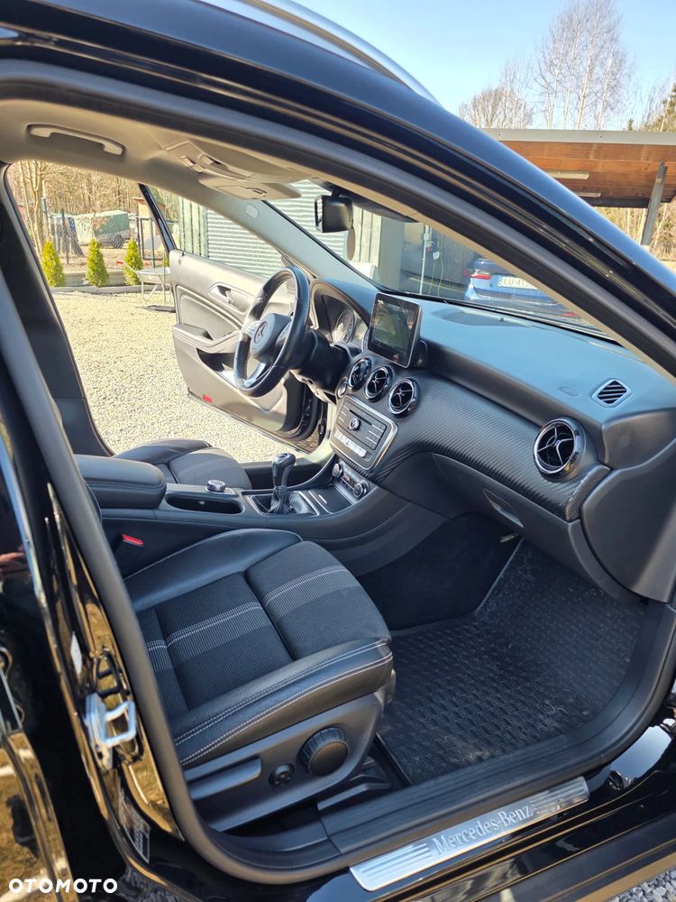 Mercedes-Benz GLA 200 d - 19