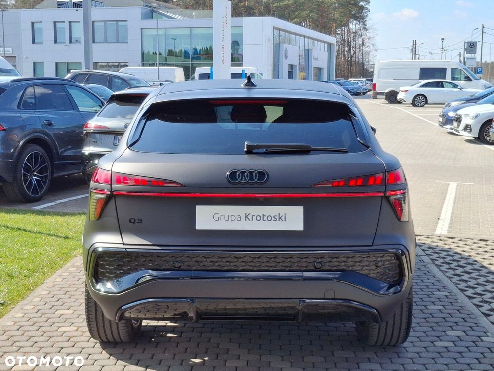Audi Q3 Sportback - 8