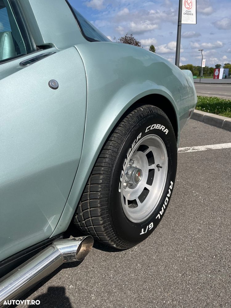 Chevrolet Corvette - 12