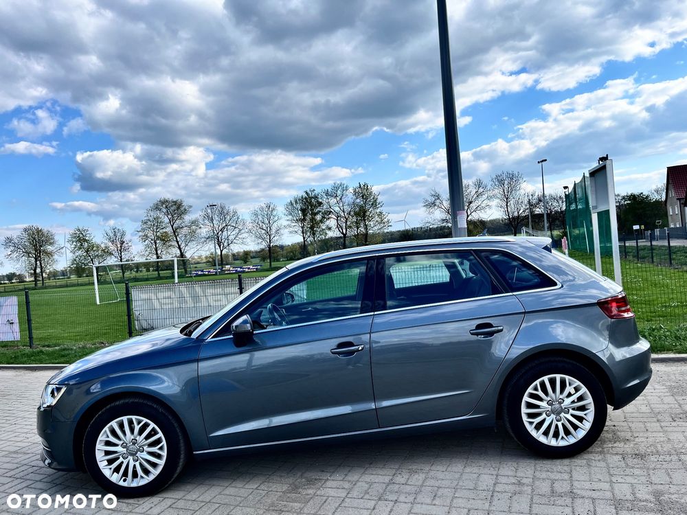 Audi A3 Sportback 1.6 TDI S tronic Attraction - 8