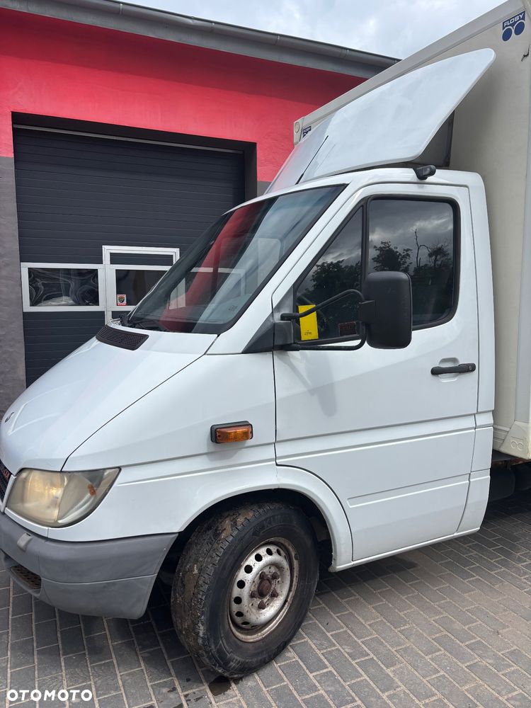 Mercedes-Benz Sprinter - 10