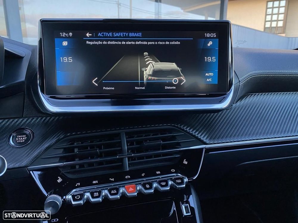 Peugeot 2008 1.2 PureTech GT EAT8 - 23