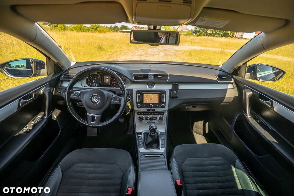 Volkswagen Passat 2.0 TDI BlueMotion Technology Comfortline - 34